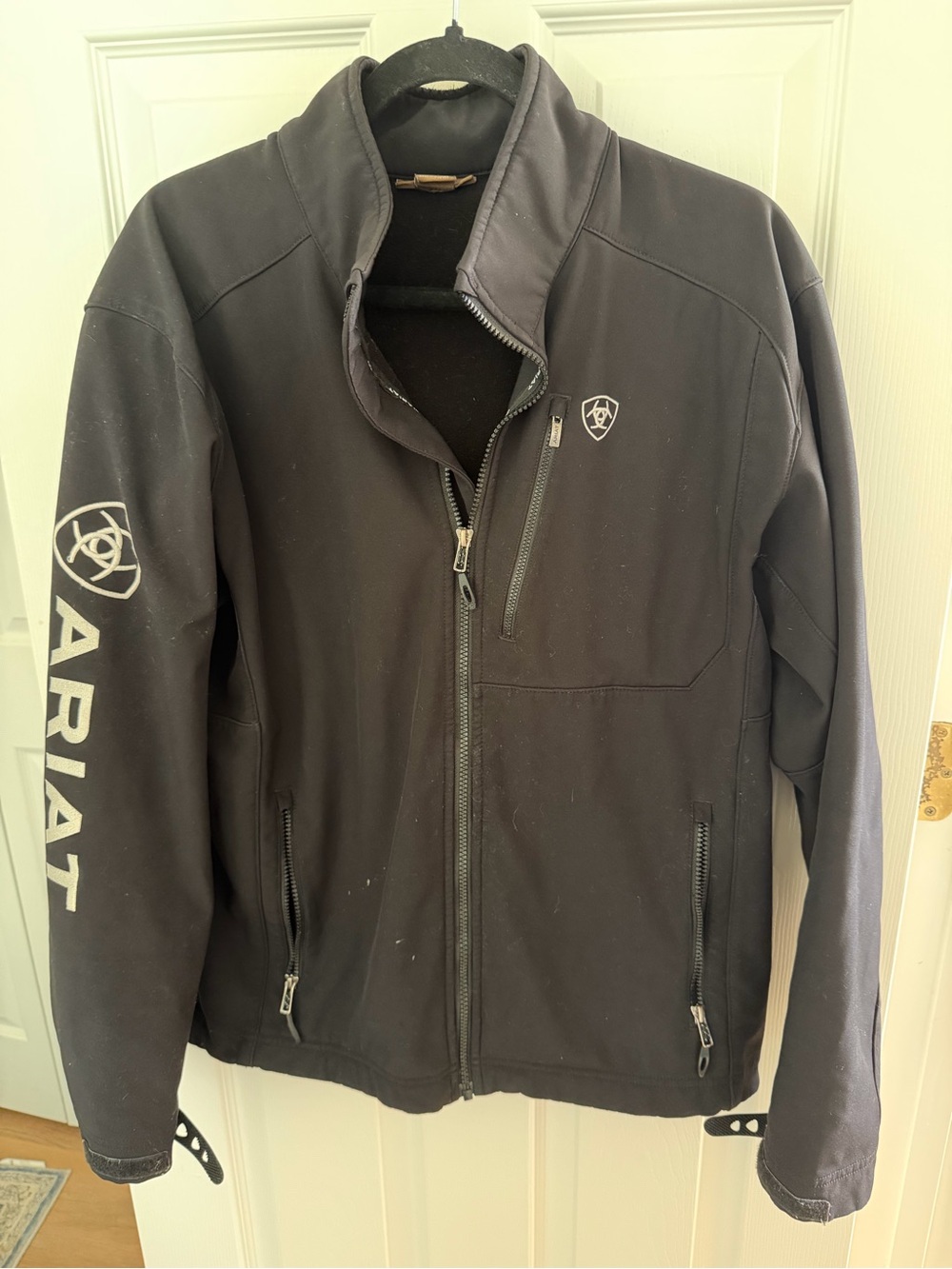 Men's Ariat Black Logo Softshell Jacket Size Medium